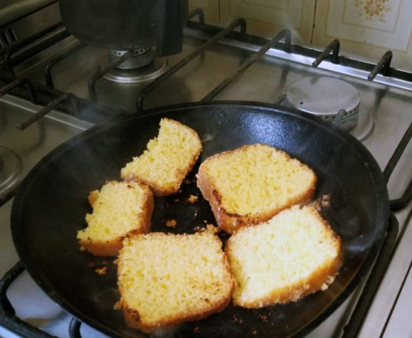 Bolo de Fubá grelhado na frigideira por Maria Ângela Ramos (Laka)