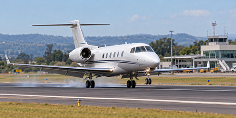 Aeronave com Flávio Bolsonaro e família pousa nos Estados Unidos