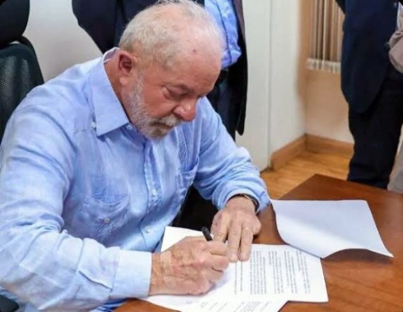 Veto do presidente Lula mantém inclusão no BPC de deficiências leves