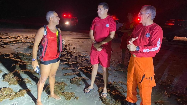 Boa Notícia: Bombeiro que sumiu no mar ao resgatar turista sobrevive nadando  5 km até a costa