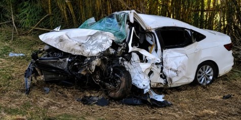Três pessoas morrem e quatro ficam gravemente feridas em acidente na Raposo em Piraju