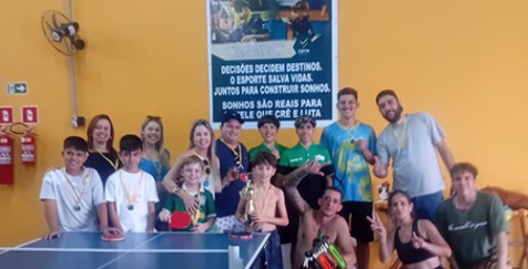 Irmãos Oliveira inspiram adolescentes em encontro esportivo no Arena Pira Beach