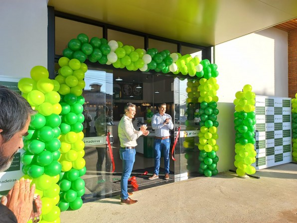 Ourimadeiras inaugura loja em Piraju