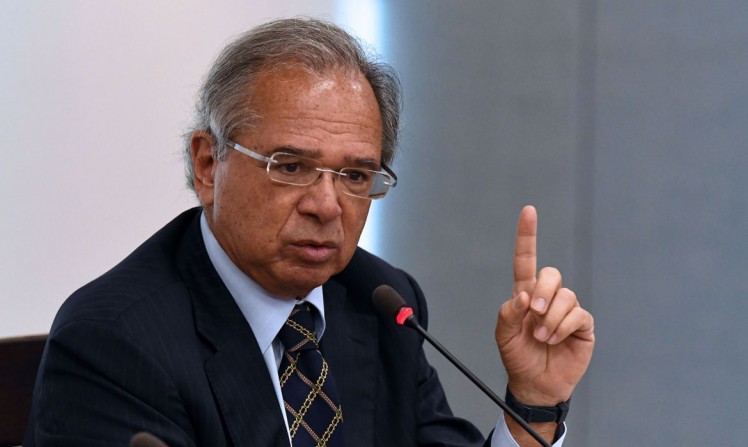 Auxílio Emergencial será prorrogado por mais dois meses, afirma ministro Paulo Guedes