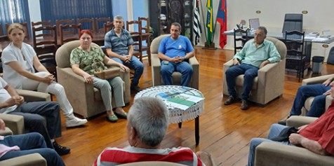 Reunião define próximos passos para atender demandas da Enseada