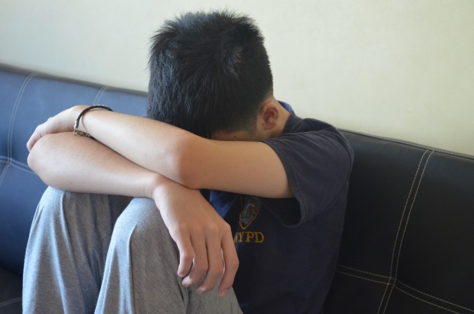 O que pode desencadear ataques violentos em escolas?