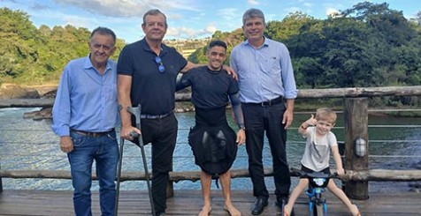 Lars Grael volta a Piraju após 20 anos e reencontra legado do projeto Navega SP