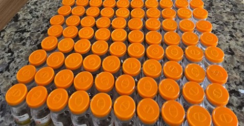 Polícia encontra ampolas de Mounjaro escondidas em almofadas durante abordagem a ônibus