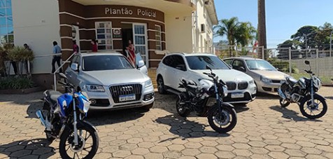 Ação da DIG Avaré faz prisões e apreende carros de luxo, dinheiro e bens na Operação 