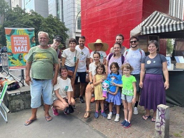 Por ação contra a crise climática famílias vão às ruas de São Paulo  (fonte  Plurare in Site )