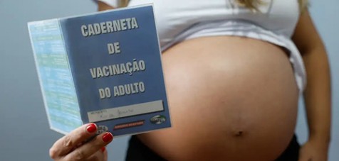 Resistência às vacinas contra gripe e covid coloca gestantes em risco