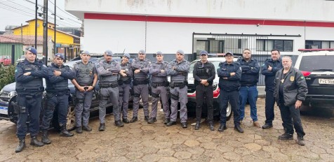 Polícias cumprem mandados e apreendem arma, drogas e celulares em Paranapanema