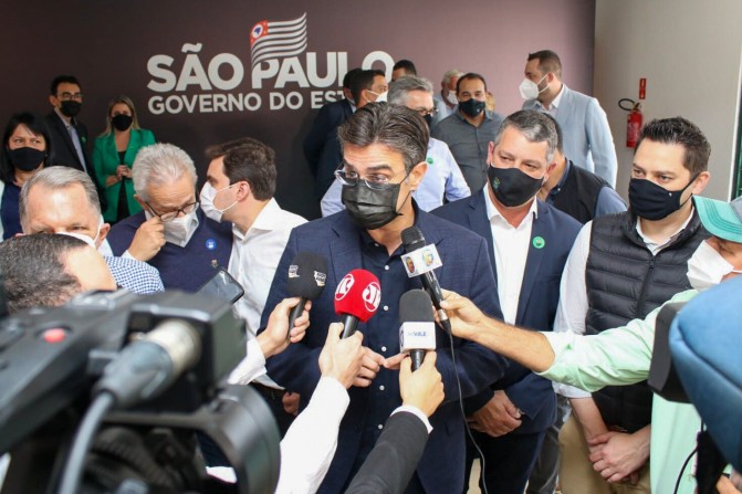 Vice governador Rodrigo Garcia inaugura creche escola em Timburi