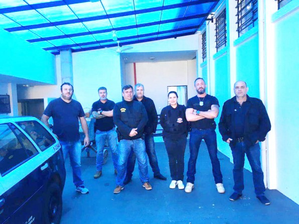 Polícia Civil prende irmãos por tráfico de drogas em Piraju
