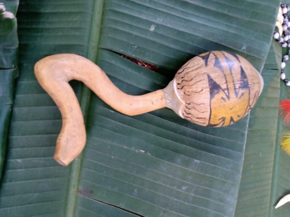 Indios originários do Acre mostram música e artesanato na Feira da Lua desta quarta, 6 de junho)