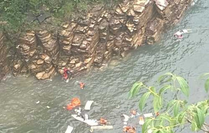 Deslizamento de pedra deixa pelos menos cinco mortos em Capitólio (MG)