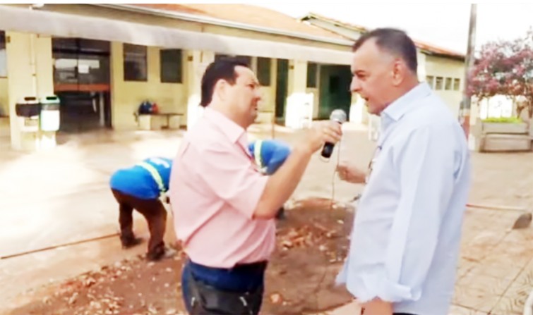 Prefeito em exercício Carlinhos Pneus inicia reforma do velório municipal.