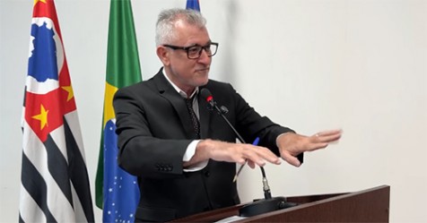 Vereador propõe controle online das filas por consultas e exames no município