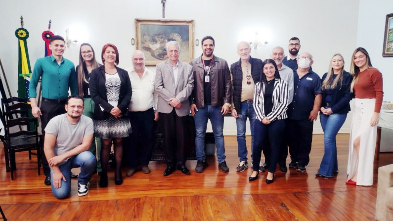 Assinada concessão do restaurante panorâmico da FECAPI