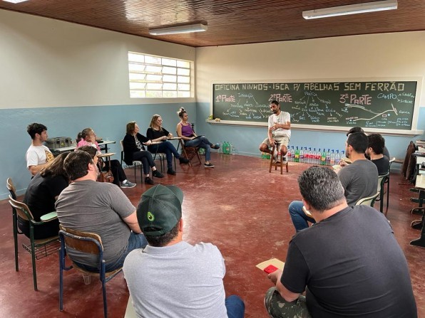 PIRAJU TEVE OFICINA DE  PRODUÇÃO DE NINHOS ISCA PARA ABELHAS SEM FERRÃO