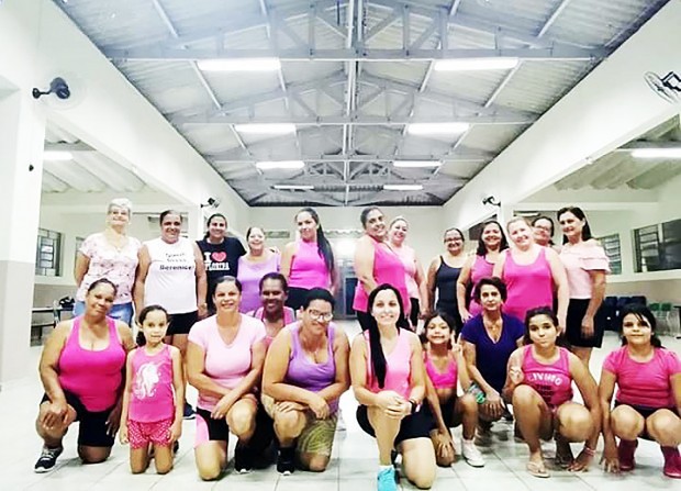 Dança é opção em três centros de convivência em Piraju
