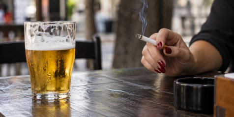 Álcool e cigarro podem causar cegueira, alertam especialistas