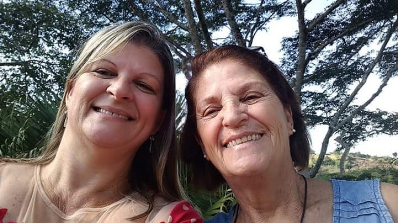 Máscaras com amor: Mãe e filha fazem máscaras para doação em Piraju