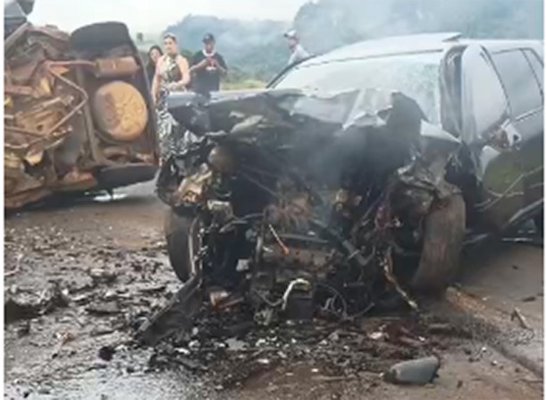 Grave acidente na Rodovia Fartura/Sarutaiá deixa quatro mortos